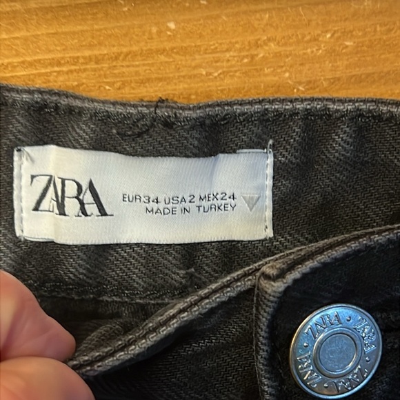 ZARA Womens Black Staright Leg Raw Hem Jeans Denim Size 2 Goth Grunge Streetwear - Picture 2 of 9